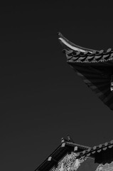 翘角（黑白）