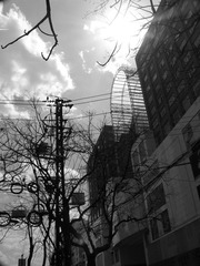 上空一片乱麻麻