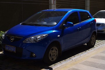 MAZDA2