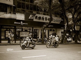C6070130.jpg