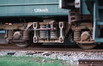 73005