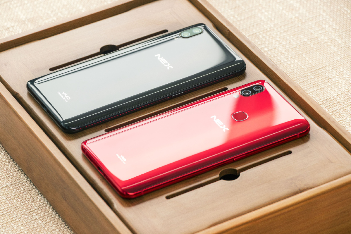 vivo nex手机黑色红色对比图