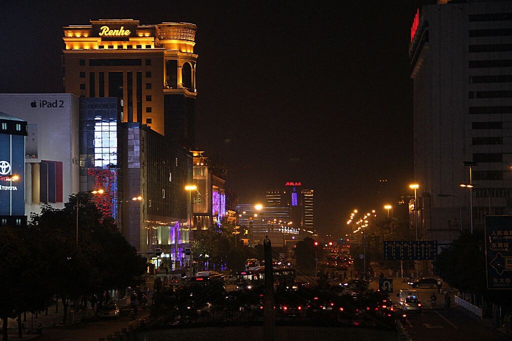 都市夜景1--人民东路<br />
