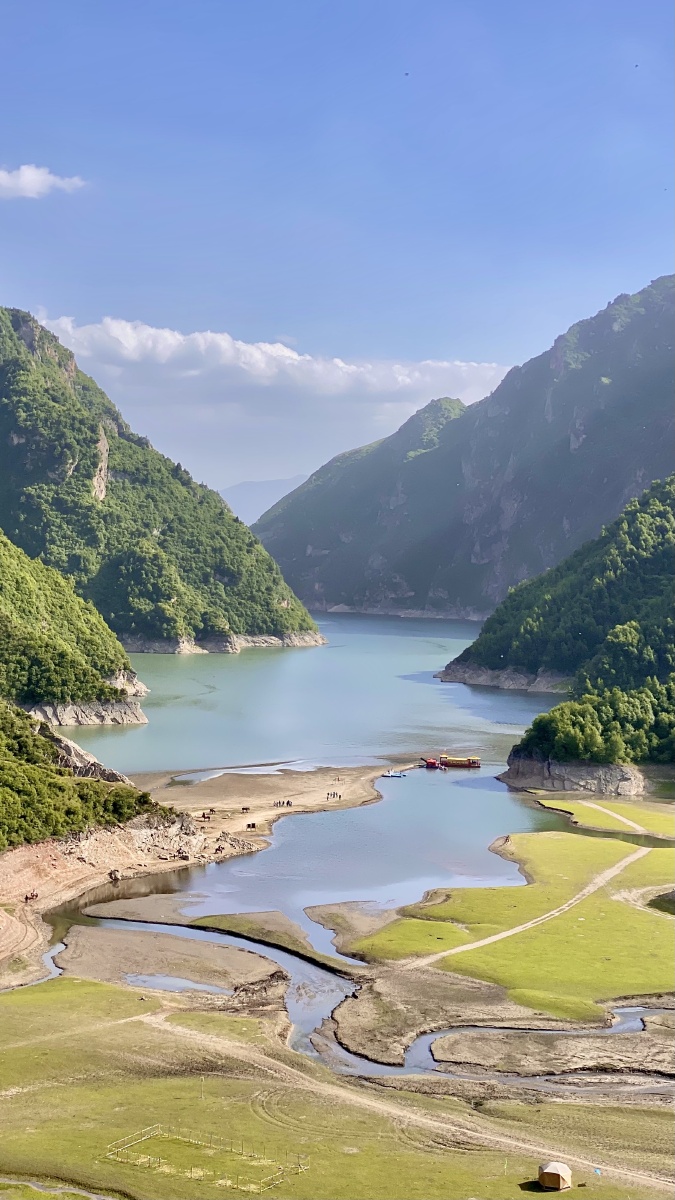 冶力关是一个旅游基础建设做得非常好的地方