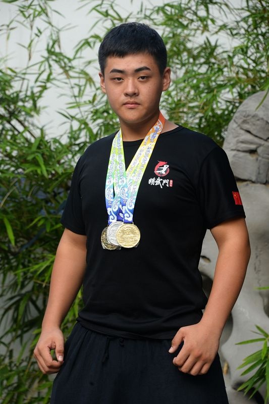 南京:山东聊城16岁小伙宋义林截拳道全国大众赛场荣获侧踢功力王称号