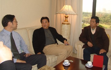 在深圳采访相声表演艺术家姜昆