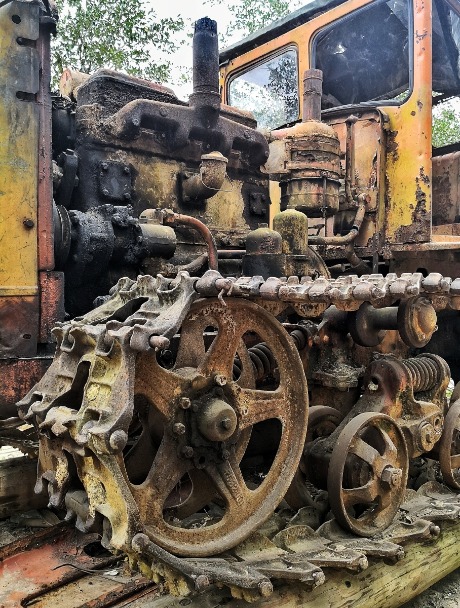 废弃的推土机力量感十足