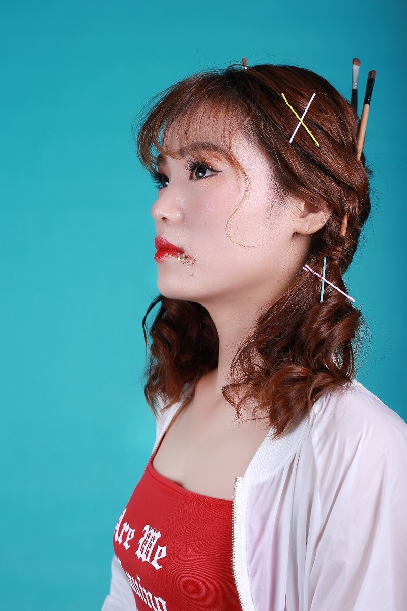 188真人平台-飞机盲降时重着陆 两次弹跳后终落地轮胎掉落