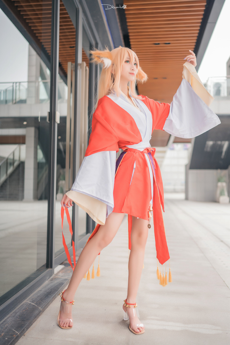 满屏都是腿的涂山红红