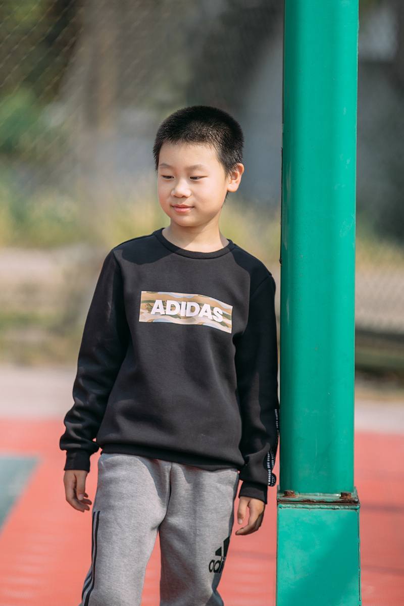 九岁客片大男孩有着治愈系笑容
