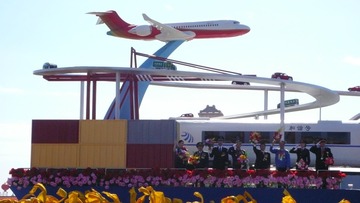 432410
