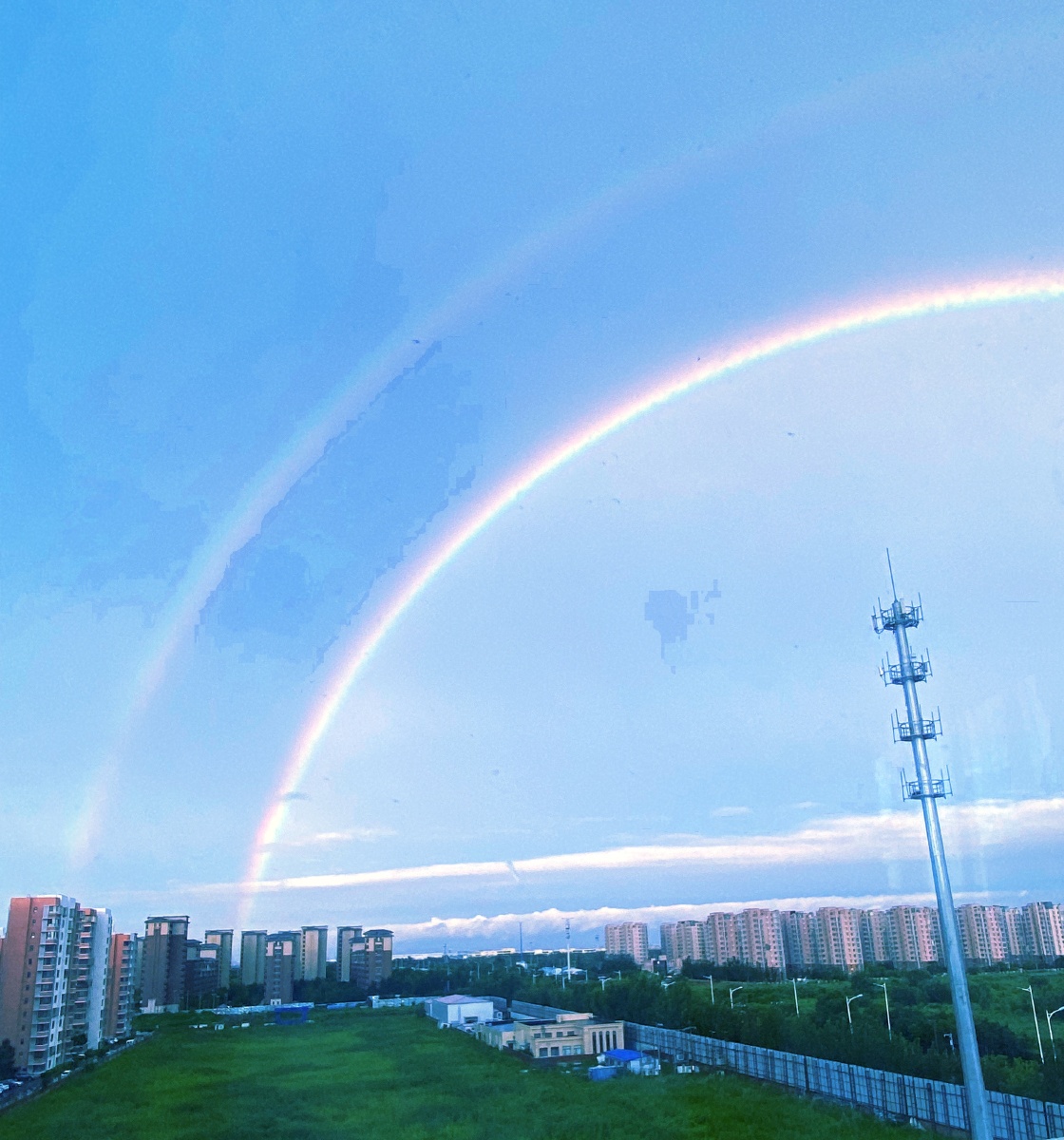 雨后惊现双彩虹