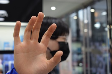001