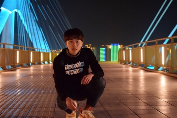 001