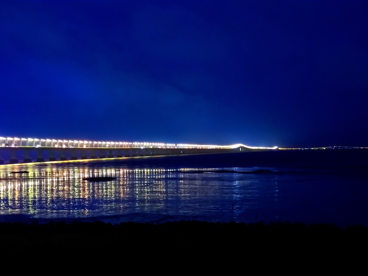 东海大桥之夜手机拍