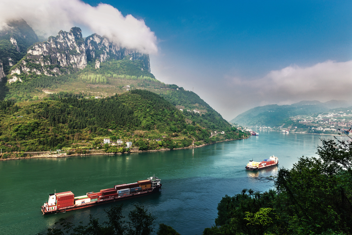 风光摄影圈中国地理摄影环球旅行摄影长江#三峡西陵峡#船舶水域山运输