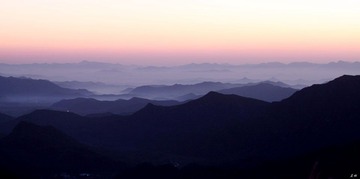 山岚叠嶂