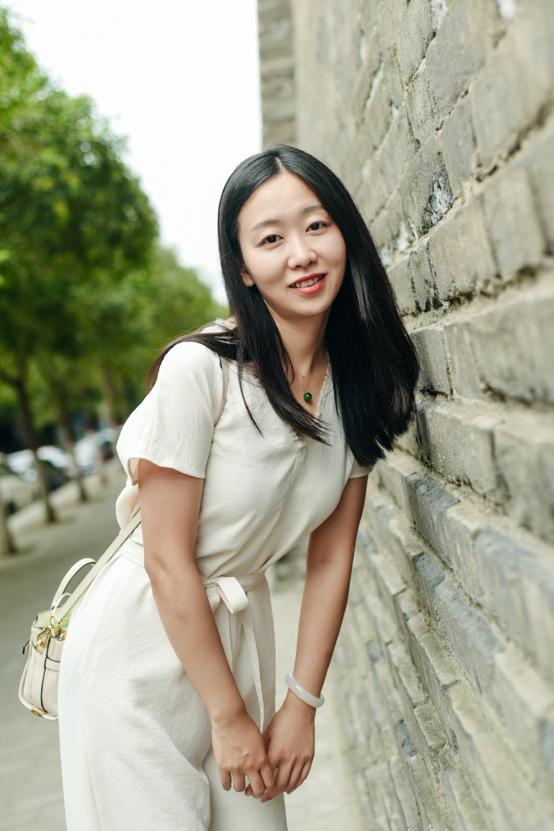 在屋顶唱着你的歌。