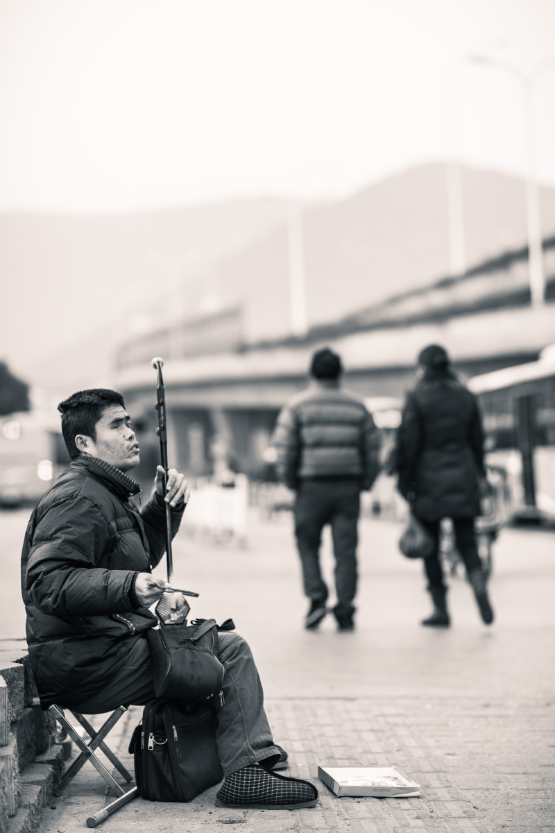 路人笑我太疯癫,我用二胡抚山岗。 - 纪实, 人文