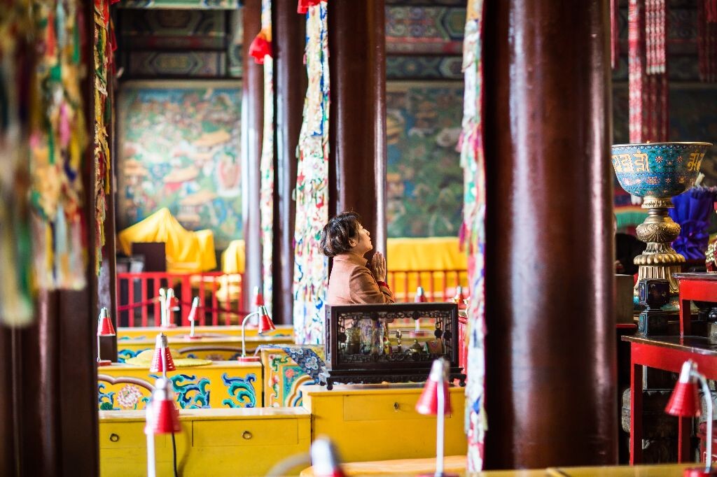 祈祷的老人