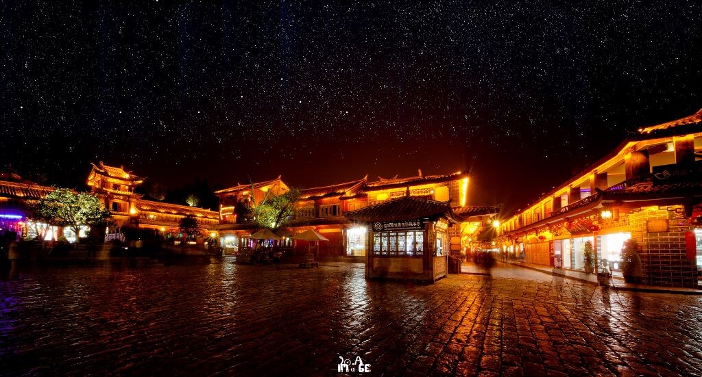丽江夜景<br />
如果那晚的星空是如此的，我想我还是不会留念那里！ 只因为身边陪伴的不是你！