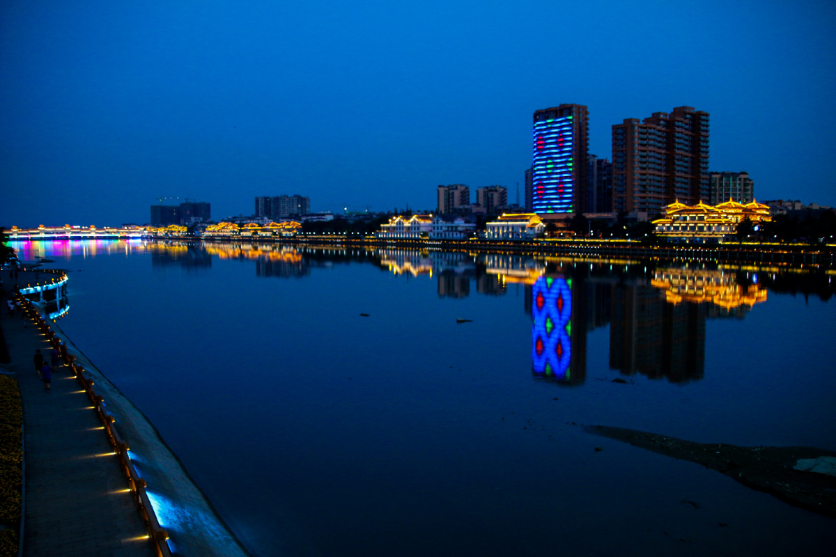 街拍广汉市四川省辖县级市古称汉州别名雒城是四川