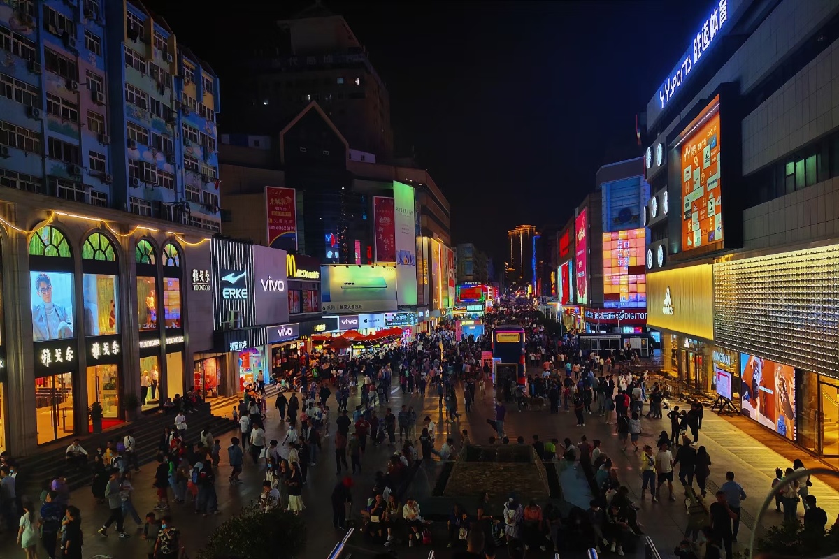 喧嚣- 不重要的人08 - 图虫