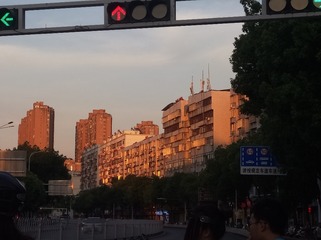 649757
