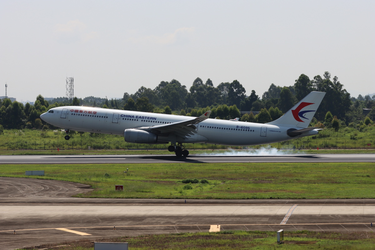 成都双流国际机场飞机76