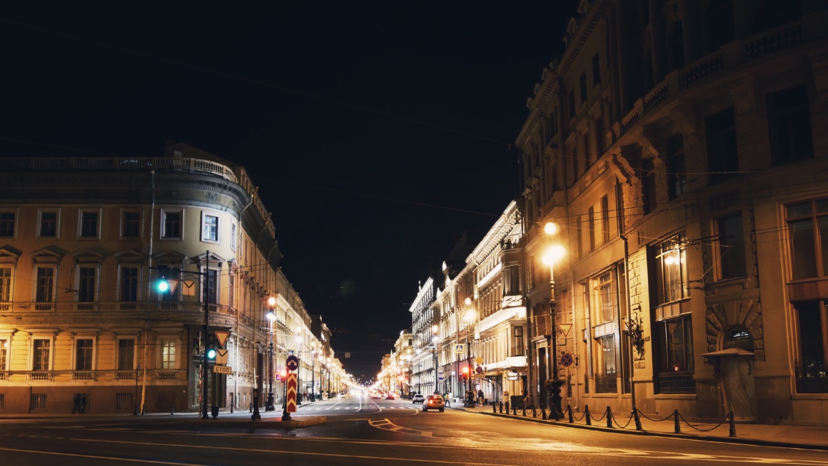 深夜的涅瓦大街