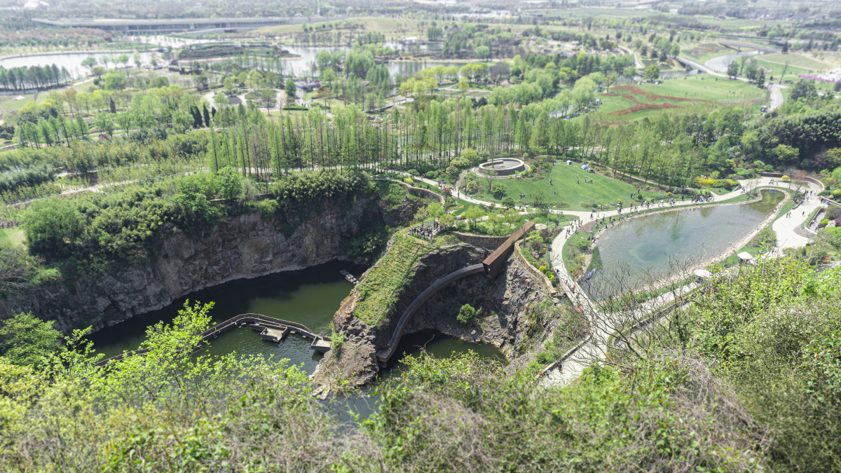 矿坑辰山植物园