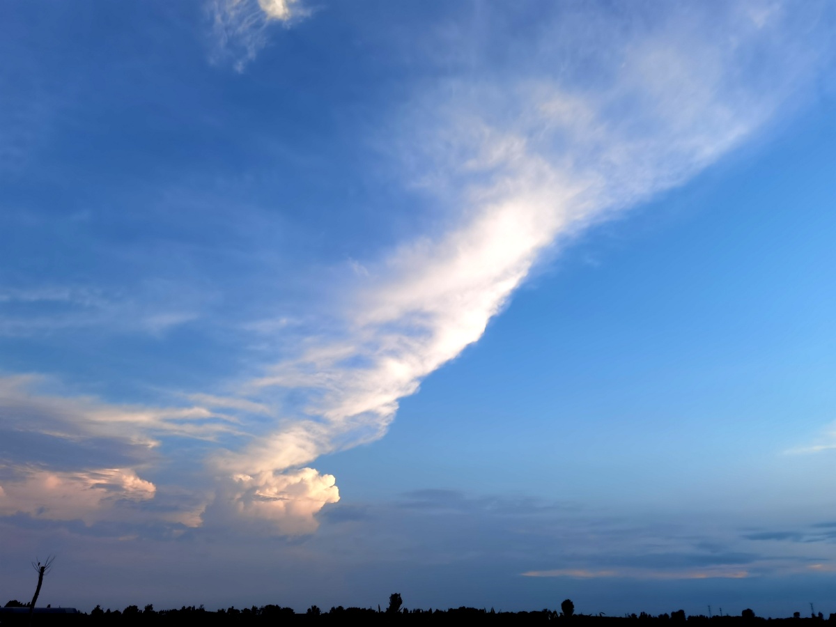 雨过天晴的天空