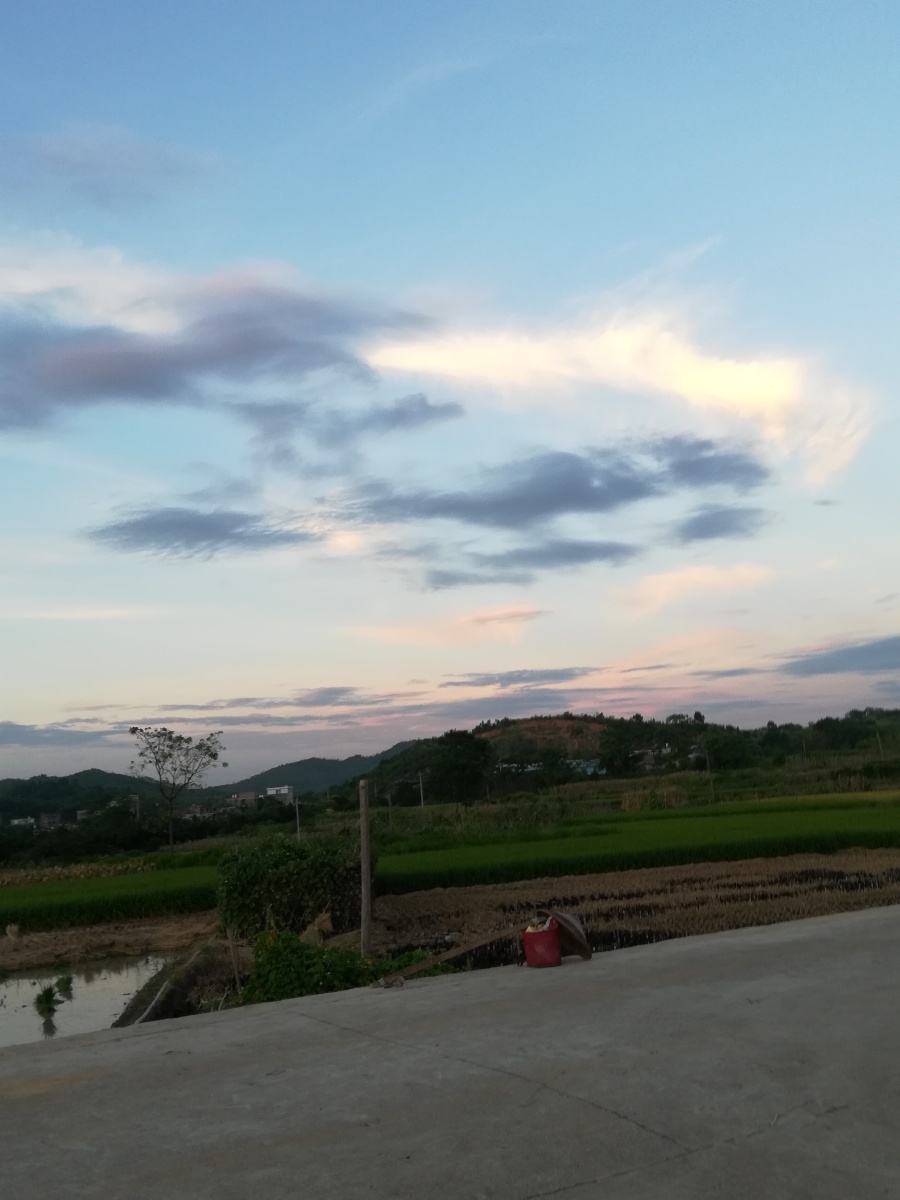 农村的天空都是优美的