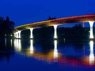 576123