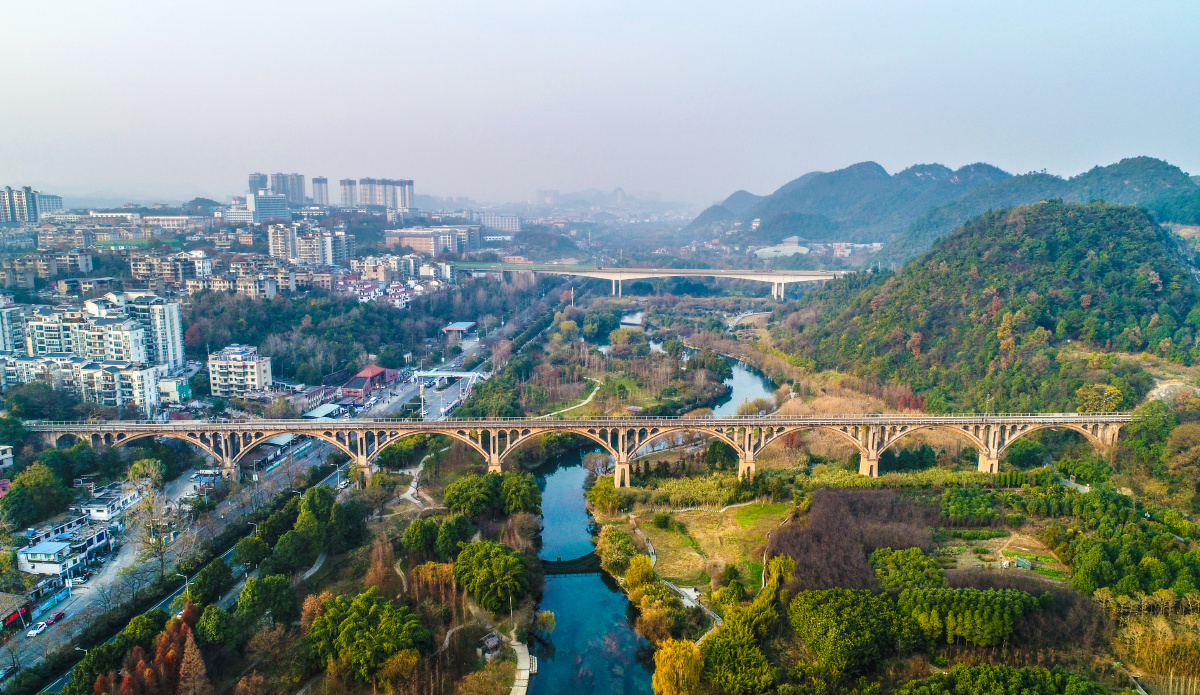 精美的花溪大桥