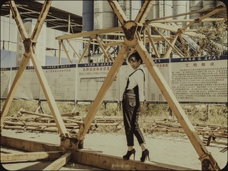 366329