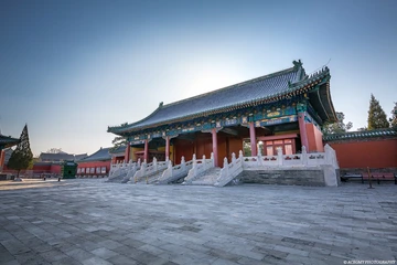 红墙绿瓦
