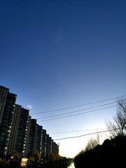 2428546