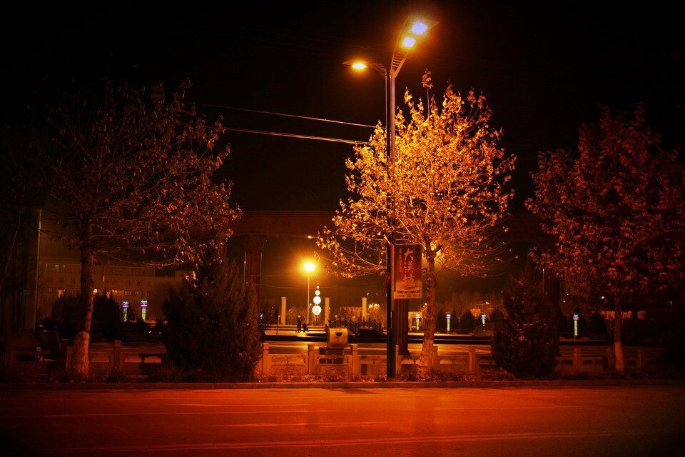 南疆风情<br />
只是一个简单的夜景...