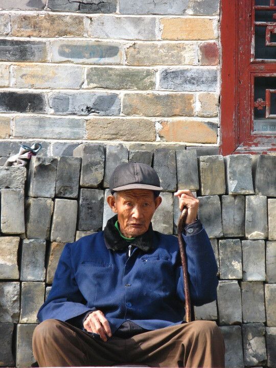 古村 老人<br />
