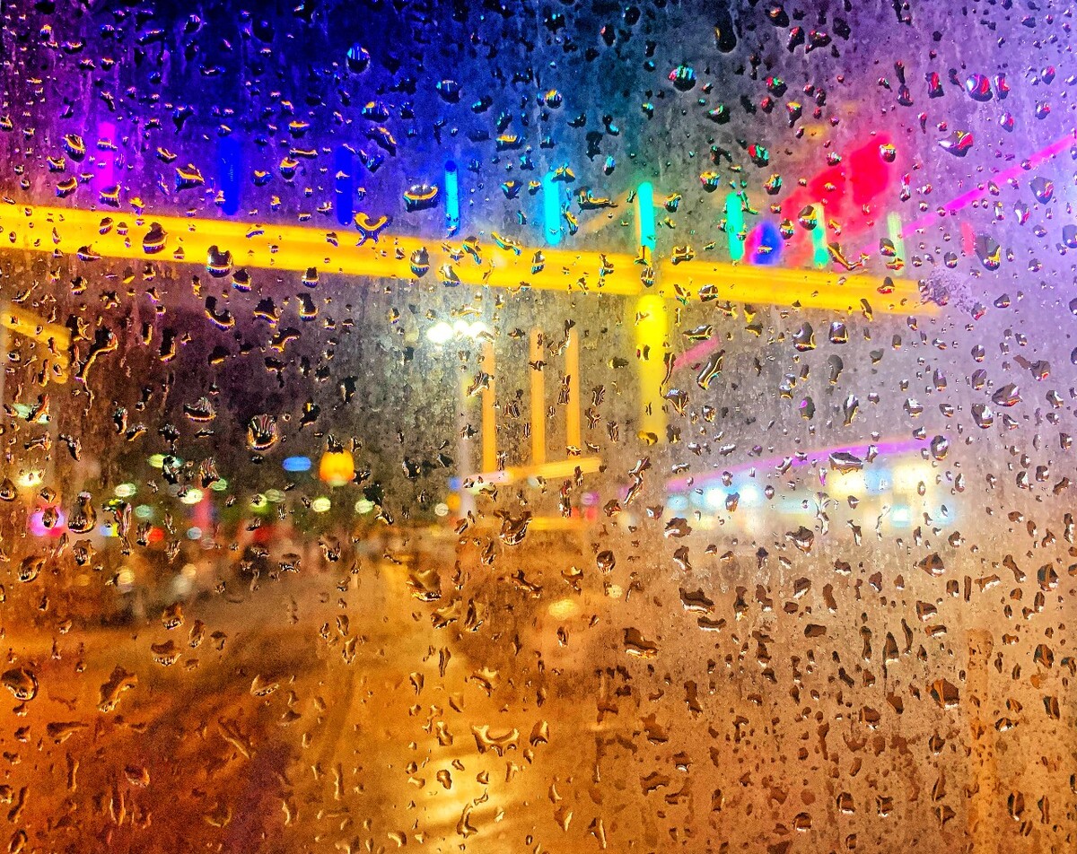 哗啦啦下雨了歌曲抖音_下雨的抖音歌曲_抖音歌曲下雨歌名