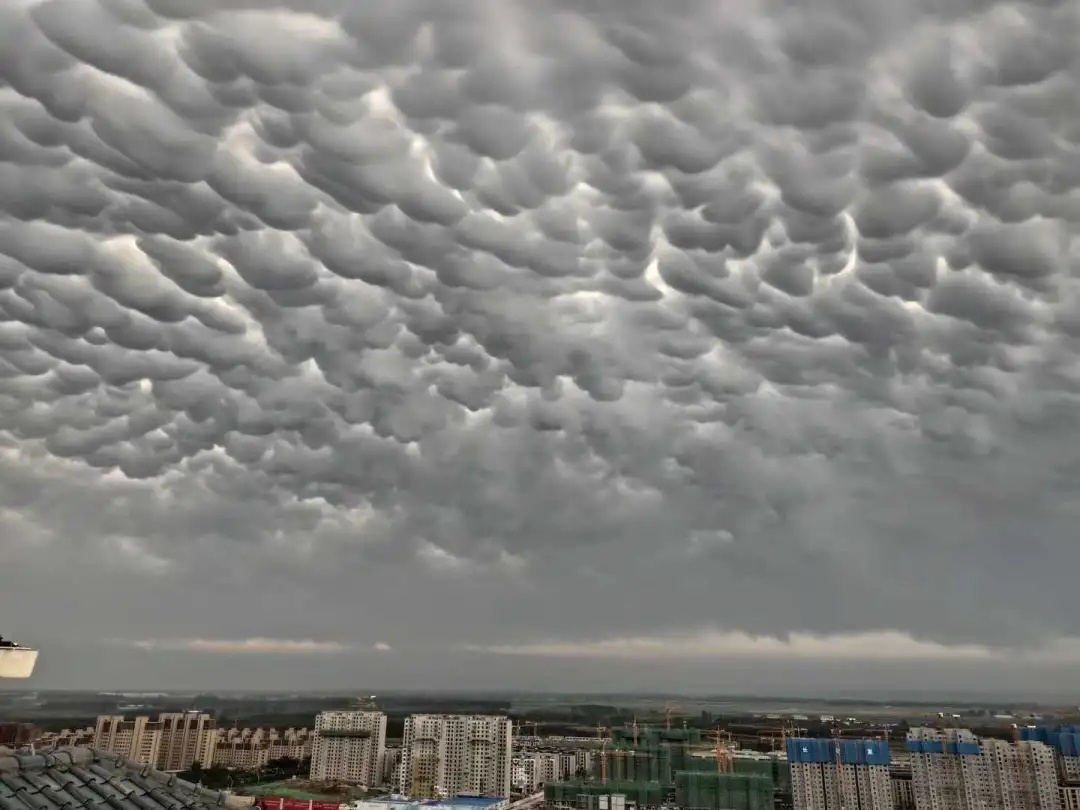 雨后的云影友拍摄
