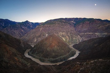 000_5625.jpg