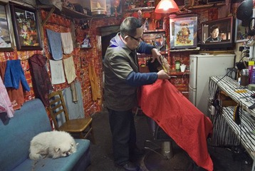 理发店）红色