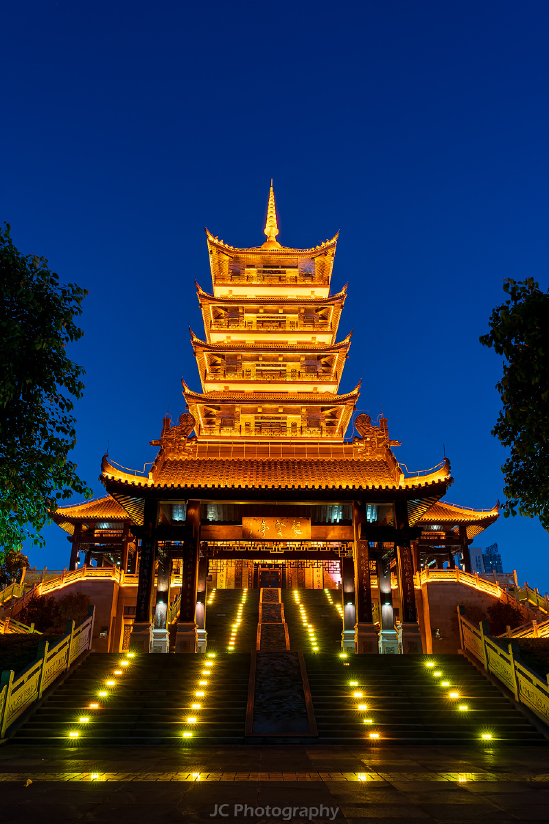 佛山礌岗公园魁星阁夜景