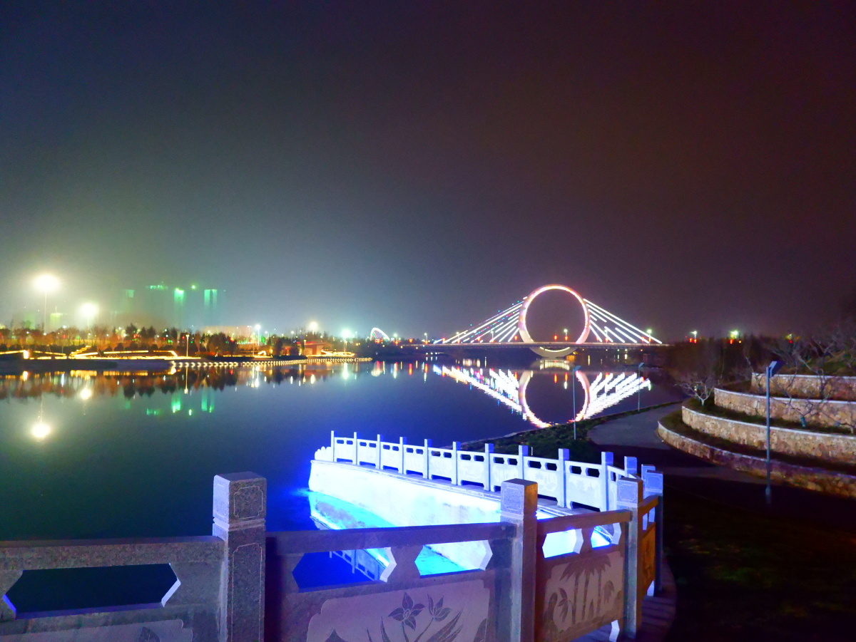 郑州蝶湖夜景