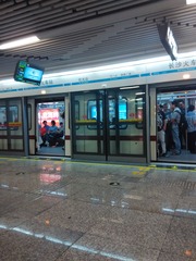 800608