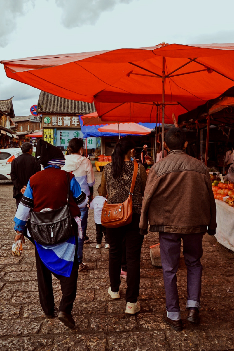中秋国庆中国节丽江的忠义市场热热闹闹