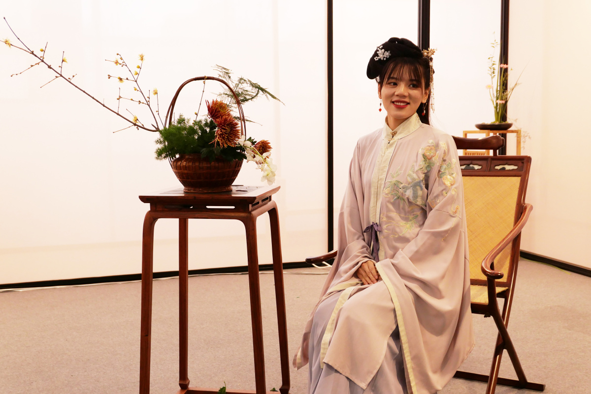 汉服美女亮相西安