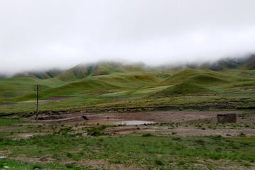 375587